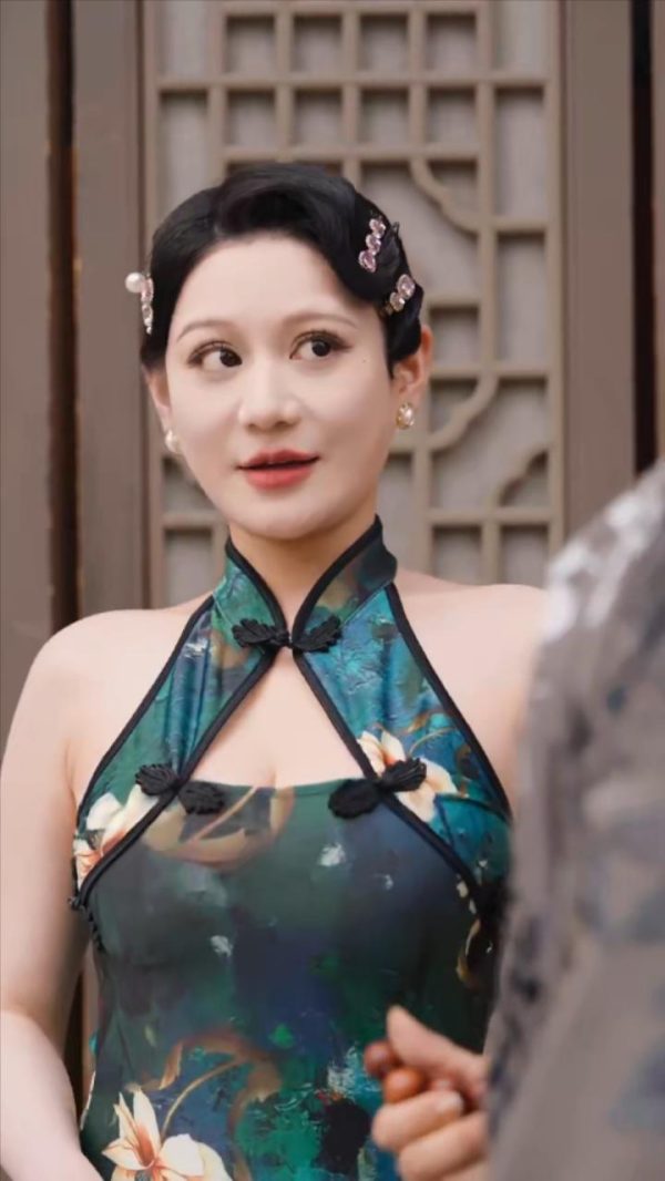 追逐香气的女人&小姨子的味道&寻香坊的老板娘&旗袍女人&The Woman Who Chased Fragrance（全集）张星颖-午夜剧场