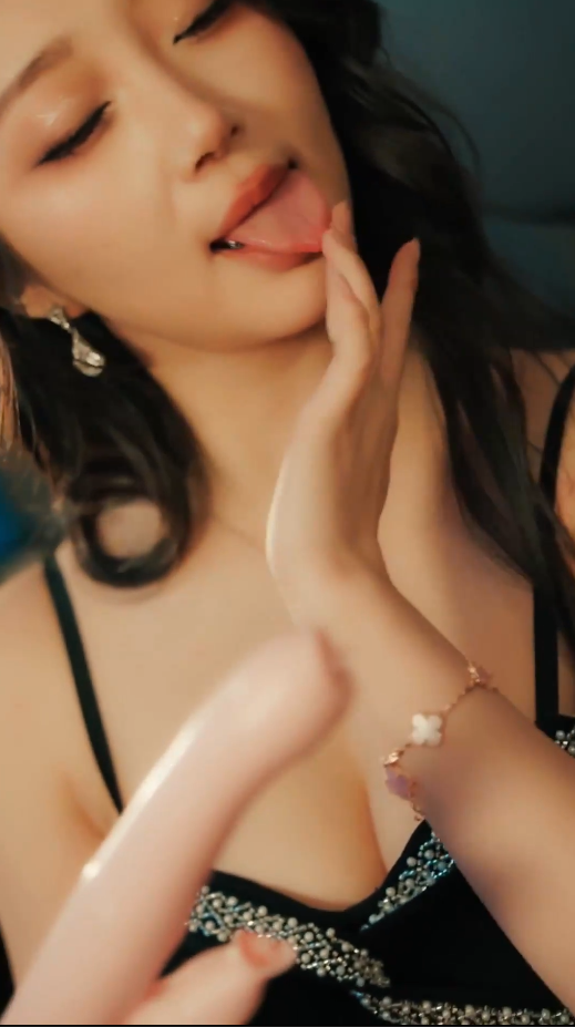 图片[6]-背叛被允许的那一夜&集团里的仨女人（30集）擦边剧 周艺丹、陈晨-午夜剧场